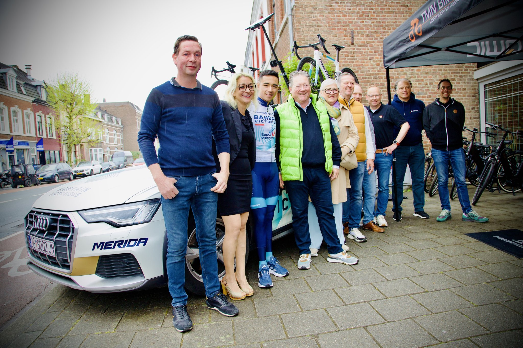 Tienjarig jubileum TMN Bike Service Maastricht, team met Buitrago